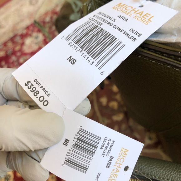 Michael Kors Aria MD Conv Handbag&wallet set - Picture 3 of 8